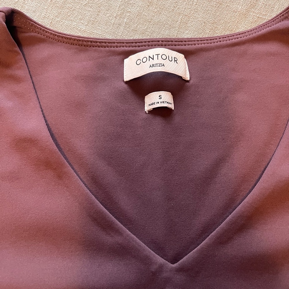 ARITZIA BODYSUIT Mauve Long Sleeve V-Neck Top - Picture 2 of 6